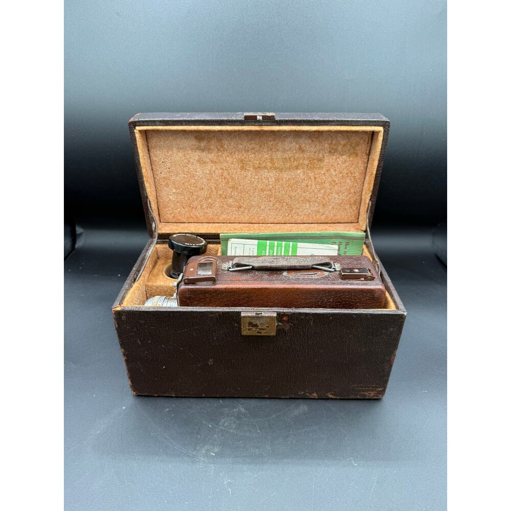Antique 1929 Cine-Kodak Model B-B 16mm Movie Camera Red Brown in Case